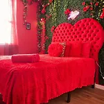 Wild Romance Hideaway 5 Min Away From Downtown